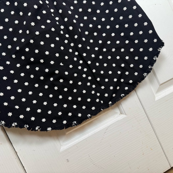 209wst38 Elegant Black and White Floral Mini Skirt - Picture 5 of 8
